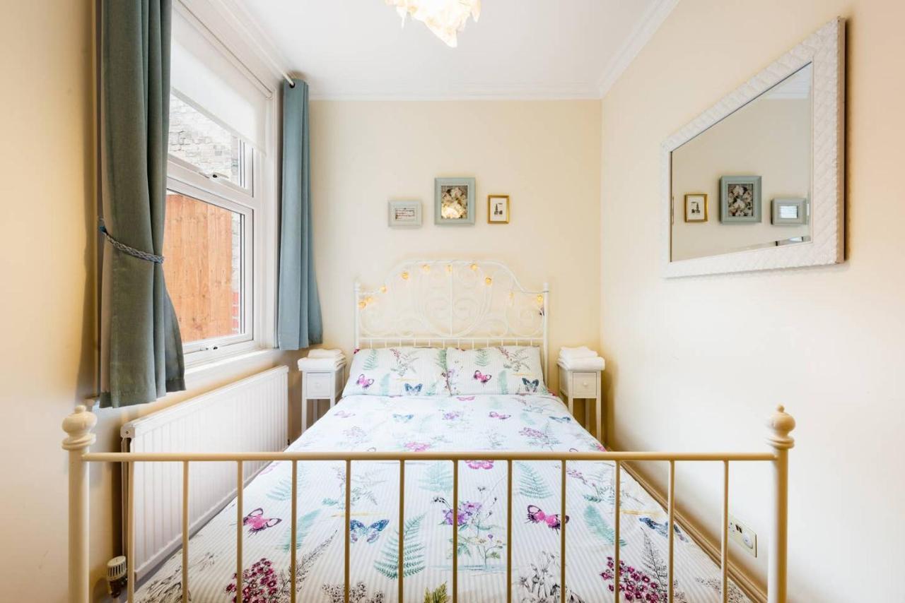 Bikki Apartments - 2 Bedroom Хароу Екстериор снимка