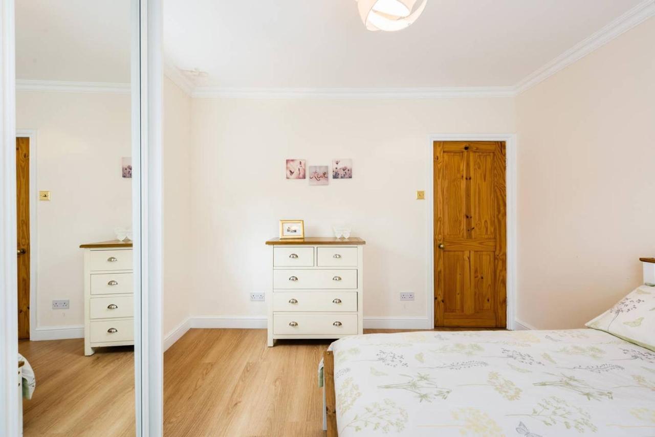 Bikki Apartments - 2 Bedroom Хароу Екстериор снимка