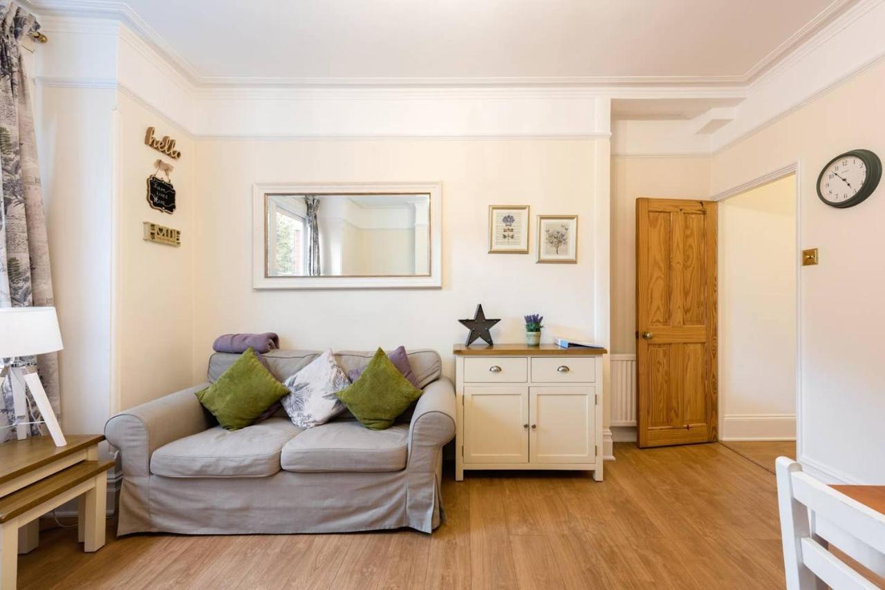 Bikki Apartments - 2 Bedroom Хароу Екстериор снимка